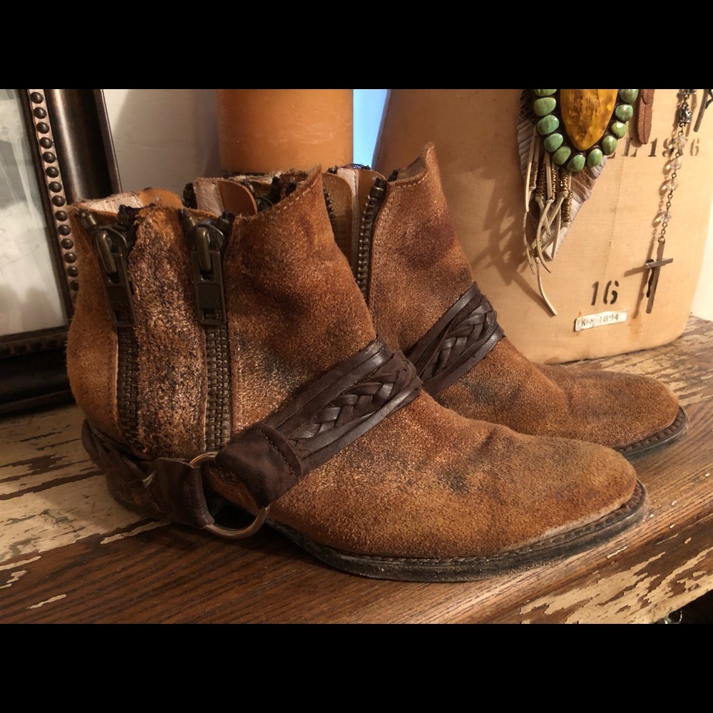 Free Bird booties